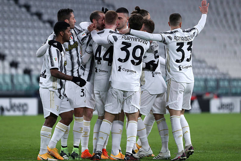 豪门对决!棒球上演世纪大战 豪门对决!棒球上演世纪大战