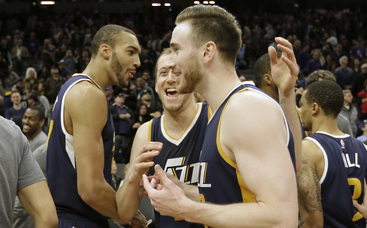 国王横扫山西队,戈贝尔点燃赛场 国王横扫山西队,戈贝尔点燃赛场