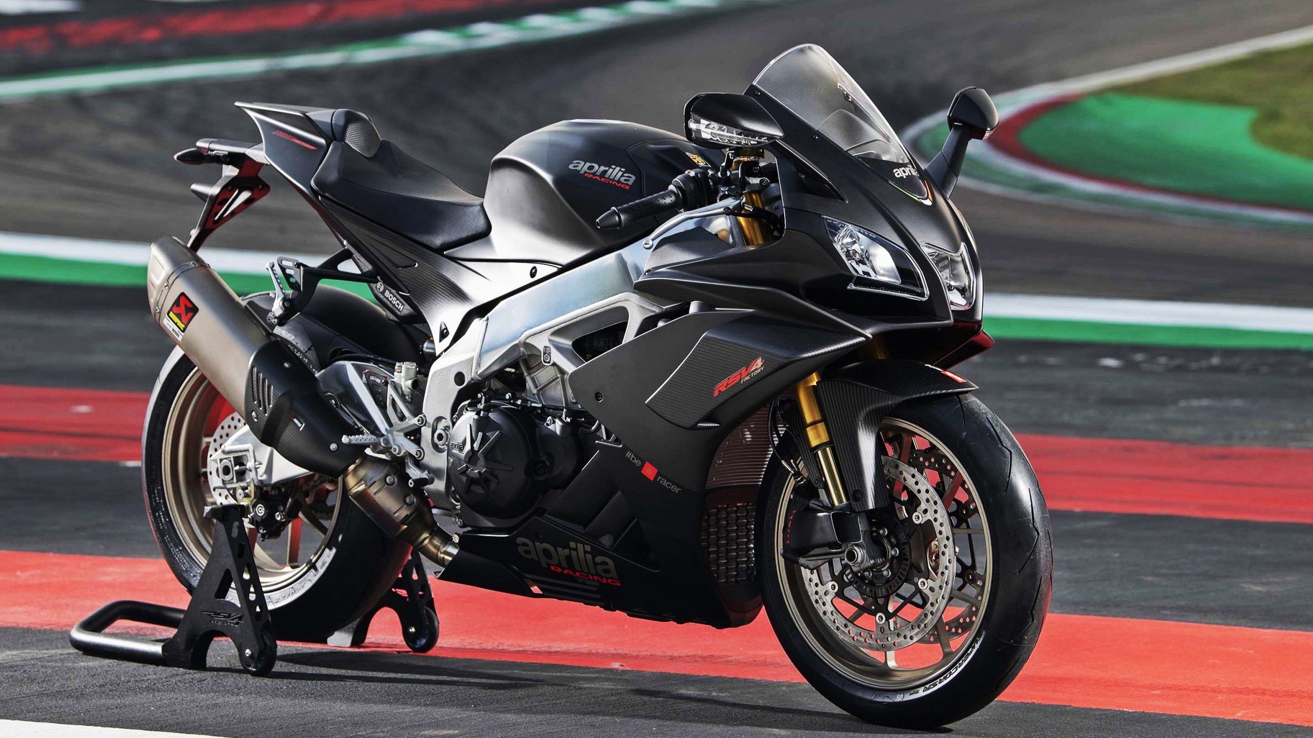 新秀切特·霍姆格伦关键闪耀，却难阻雄鹿团队铁蹄碾过马刺