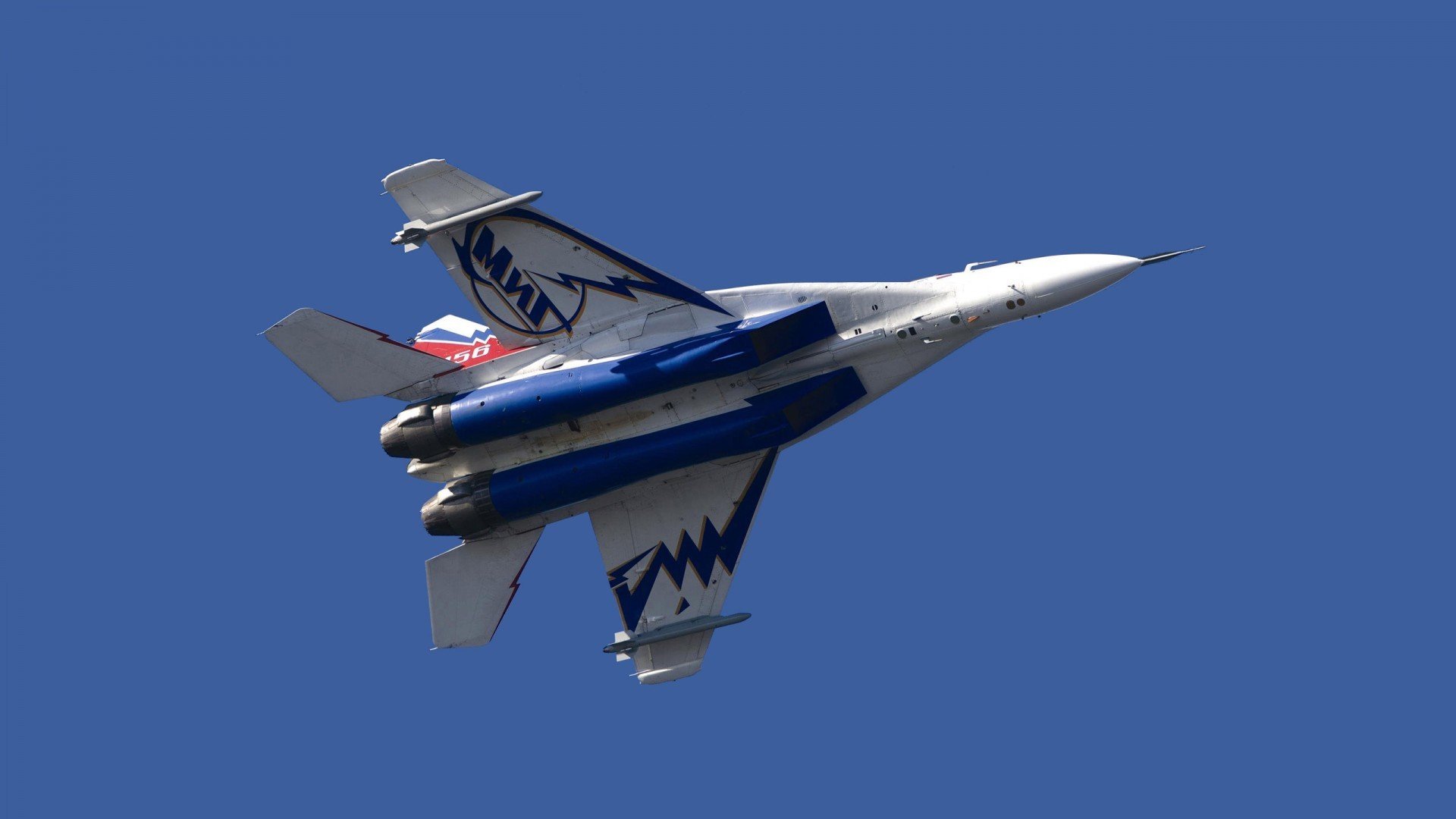 当骑士的铠甲被撕碎，篮网如何用一场击溃战，让马克西的疯狂变成克里夫兰的噩梦