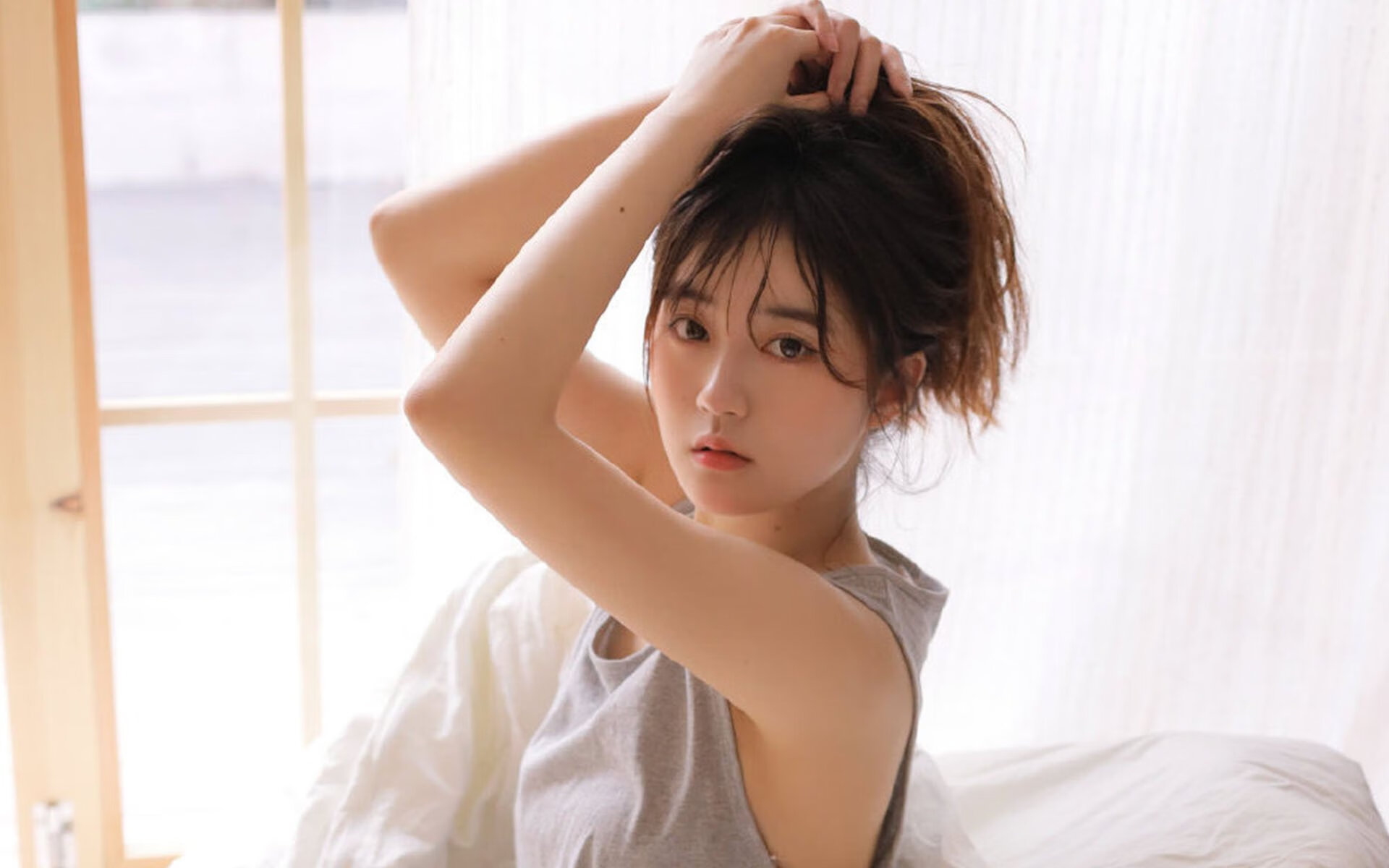 首先,让我们扩展思维,构思一个能让读者眼前一亮的标题